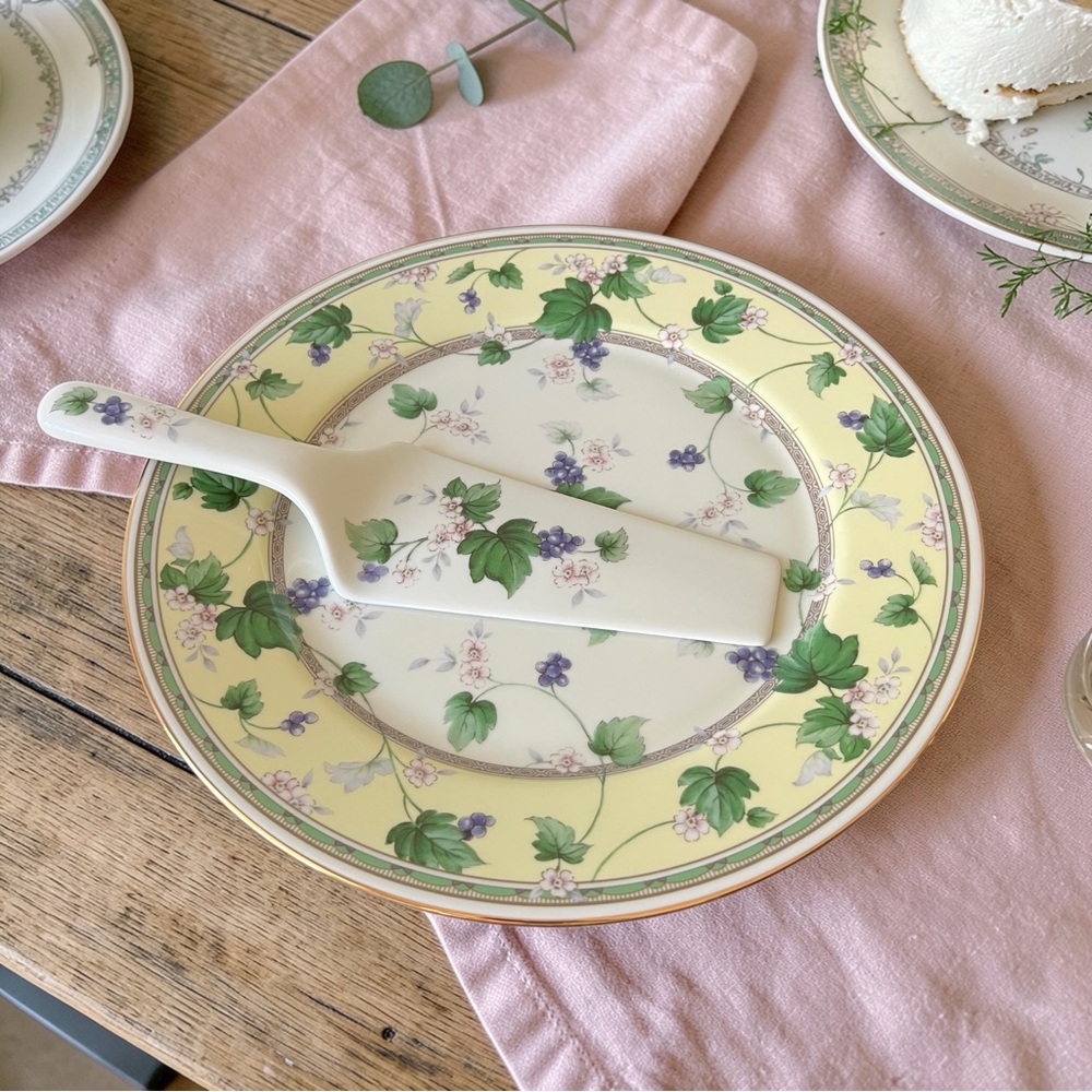 Vintage Andrea by Sadek 10.75" Cake Plate + Server, Floral Pattern Yellow Border